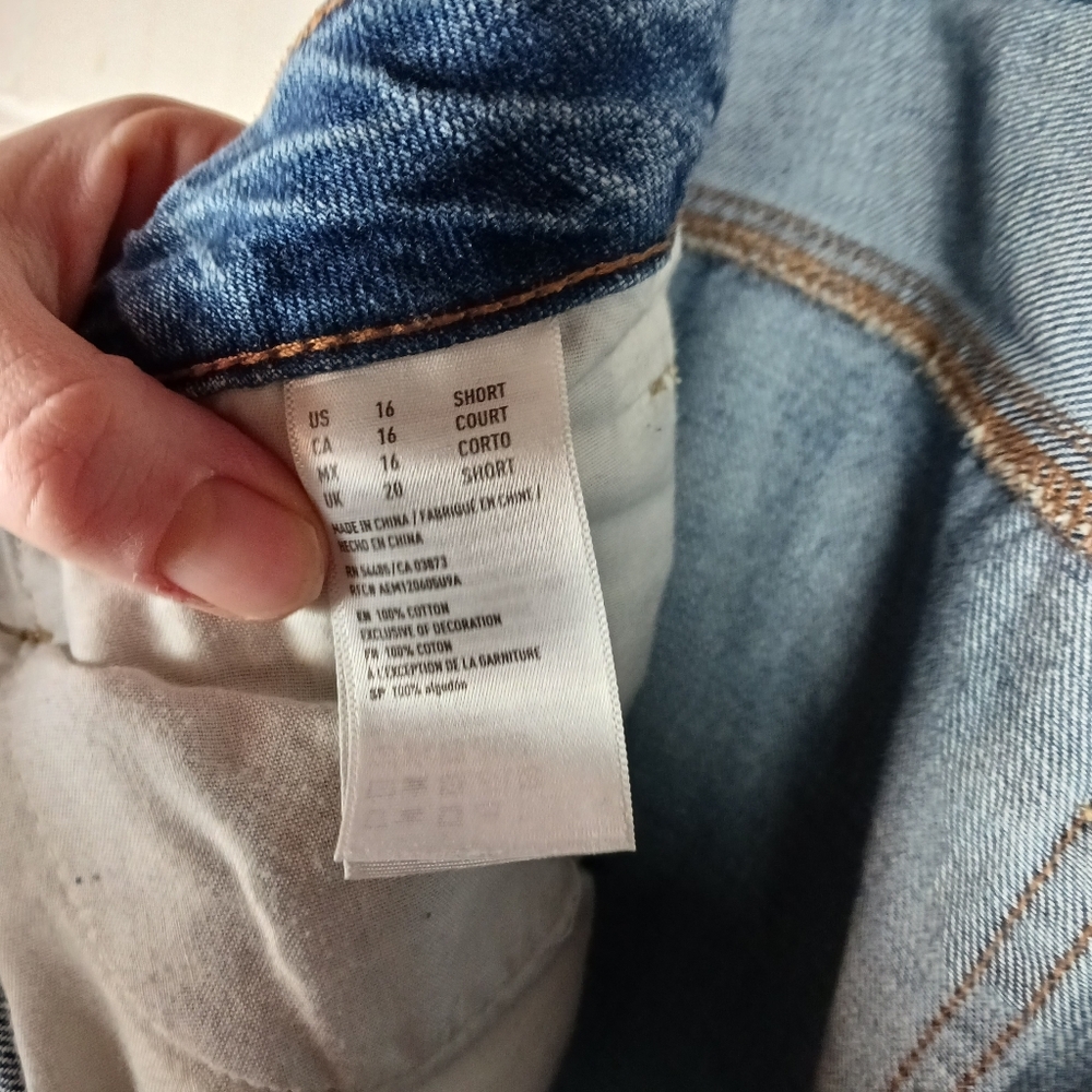 American Eagle Highrise Tomgirl Jeans Size 16 Short Distressed Boyfriend Fit‎ - Picture 8 of 8